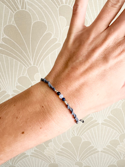 Setje opaal en lapis lazuli oorbellen en armband