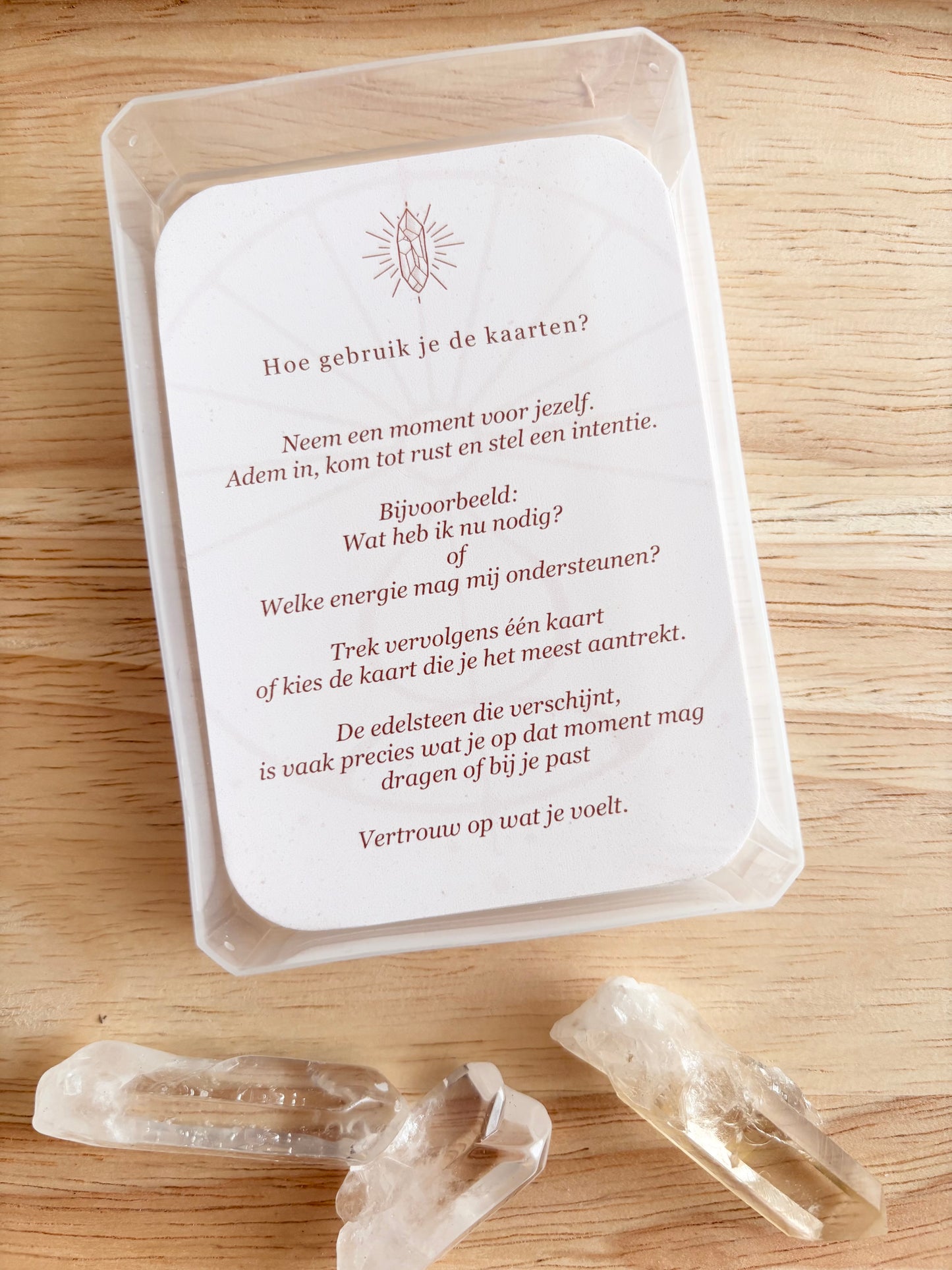 Edelstenen kaartendeck - De fluisterende boodschap van edelstenen